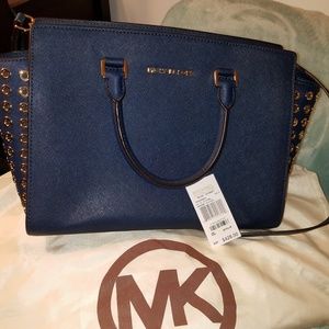 STUNNING SELMA GROMMET Michael Kors Navy Handbag